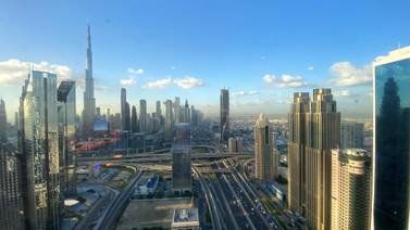 Jerarca de MOPT viaja a Dubái a buscar asistencia y dinero para comprar 311 autobuses eléctricos