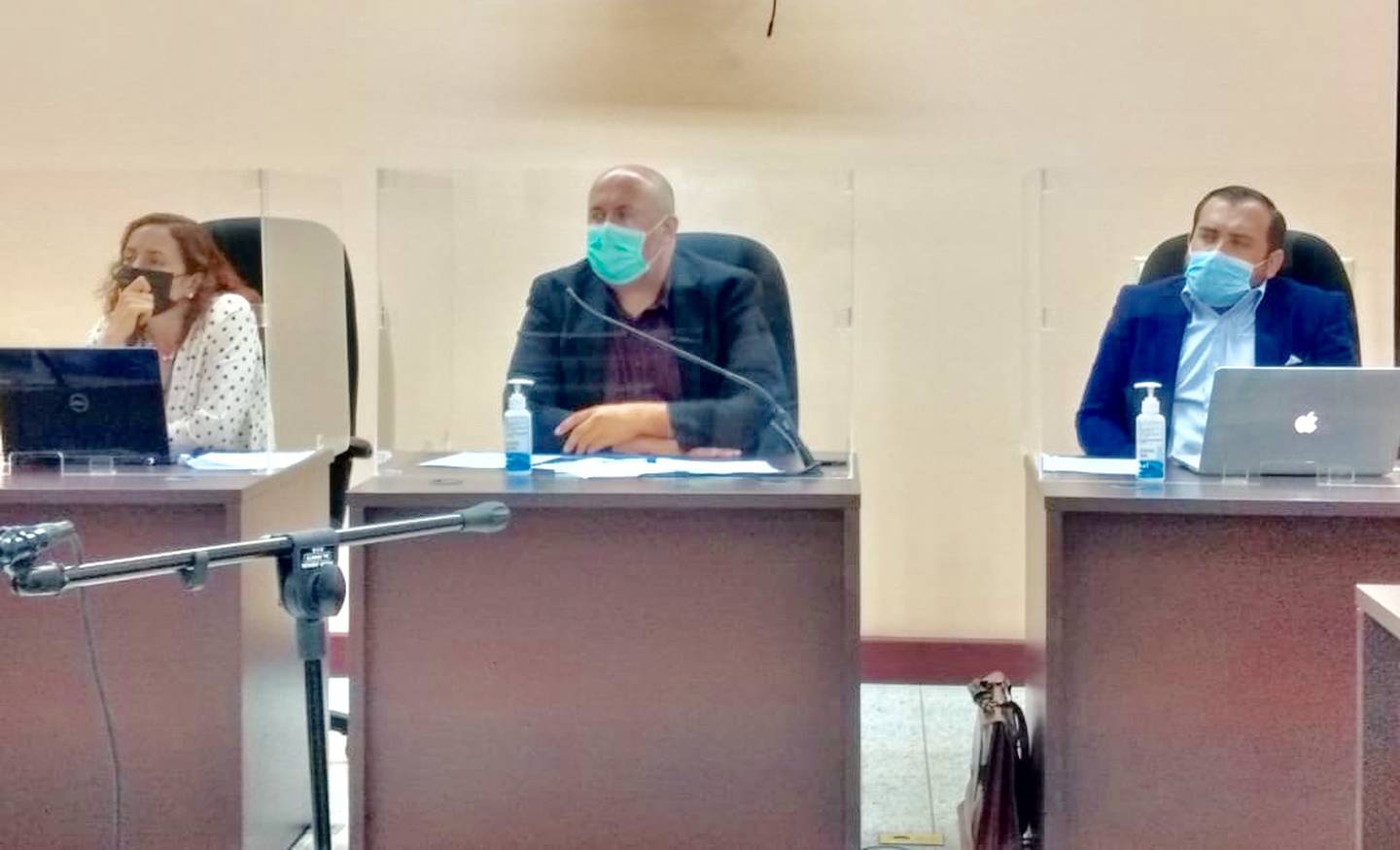 Los jueces a cargo de la sentencia en Limón fueron Patricia Herrera., Idelfonso Saborío y Derick Vargas.  Foto: Raúl Cascante.