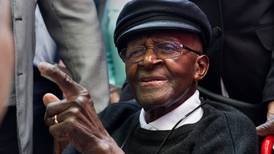 Nobel de la Paz Desmond Tutu defiende el suicidio asistido el día de su cumpleaños 85