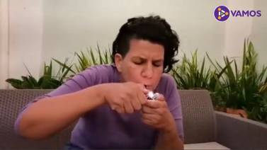 Candidata a diputada fuma pipa con marihuana para abogar por legalización del uso recreativo