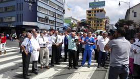 Empleados de Hospital San Juan de Dios reclaman torre de cuidados críticos