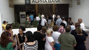 La aventura de buscar   cajeros automáticos en Grecia
