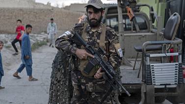 Afganos huyen en masa de Panshir por combates entre resistencia y talibanes 