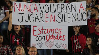 Afición de Alajuelense recuerda promesa a su equipo femenino: nunca volverán a jugar en silencio 