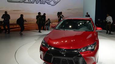  Toyota renueva el estilo de su modelo Camry  