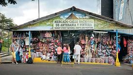 Municipalidad de San José da tres meses más a artesanos para pasarse a nuevo mercado