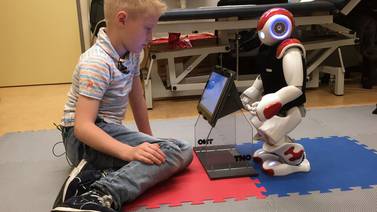 Robots ayudan a rehabilitar niños