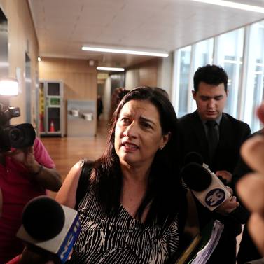 Marta Esquivel, presidenta ejecutiva de CCSS, se resiste a devolver salario extra y recusa a directivos