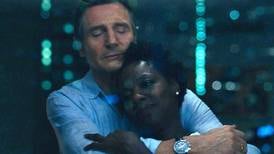 Actrices defienden a Liam Neeson tras ser acusado de racista