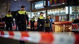 Policía holandesa detiene a un hombre por los ataques con cuchillo en La Haya