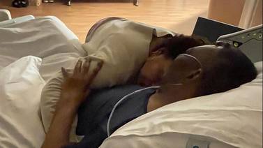 Hija de Pelé comparte foto junto a su padre en el hospital: ‘Seguimos aquí, en la lucha’