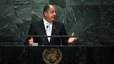 Luis Guillermo Solís insiste en que una mujer debe presidir la ONU
