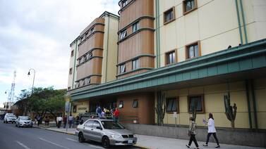 Hospital Calderón Guardia localizará a 2.500 pacientes para operarlos en horario vespertino