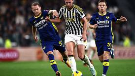 Juventus gana al Hellas Verona con un tanto en el descuento