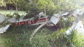 Autoridades encuentran avioneta estrellada en Paquera