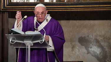 Vaticano matiza posición del papa Francisco sobre las uniones homosexuales