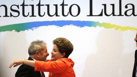Socialdemócrata Aecio Neves se mediría con Dilma Rousseff en segunda vuelta por presidencia de Brasil