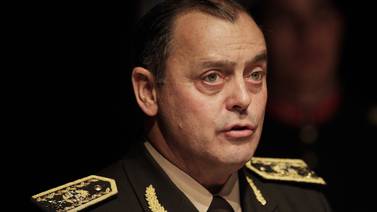 Ministro de Defensa y jefe del Ejército asumen cargos en Uruguay