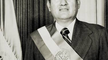 Muere Carlos Humberto Romero, último militar que gobernó El Salvador