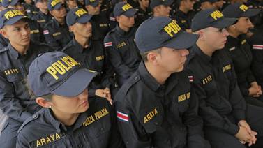 Gobierno decreta aumento salarial extraordinario para policías