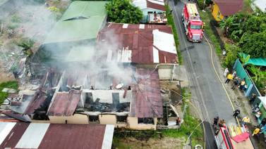 Incendio consumió vivienda en Guácimo de Limón
