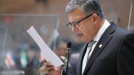 Rechazo a voto de censura ‘desenmascara’ a partidos políticos, dice Óscar Izquierdo