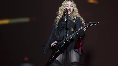 Madonna cancela otro concierto en Europa: “Me duele mucho (la lesión en la rodilla), pero no quiero su piedad”