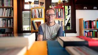 Escritor Rodrigo Soto sobre nueva novela: 'Me interesa la literatura para iluminar la vida'