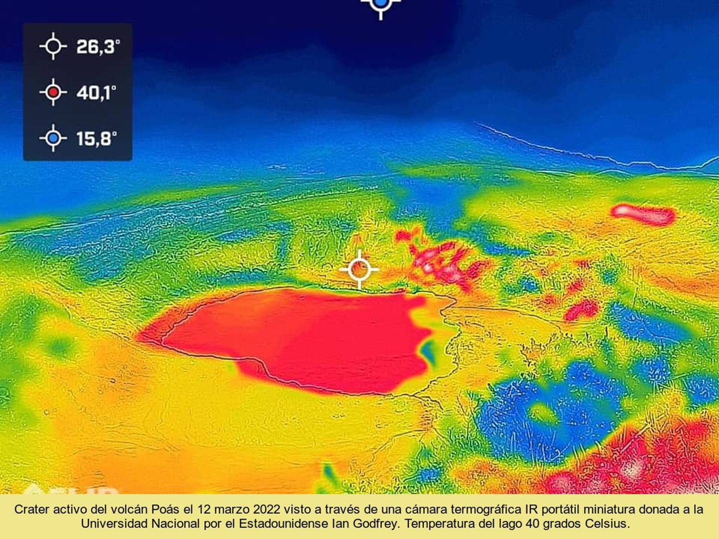 Además del lago cratérico (color rojo y grande) se observan los puntos calientes de las fumarolas en los allrededores. Imagen: Ovsicori.