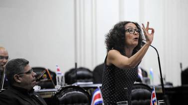 Patricia Mora contrata a abogado para enfrentar juicio por difamación