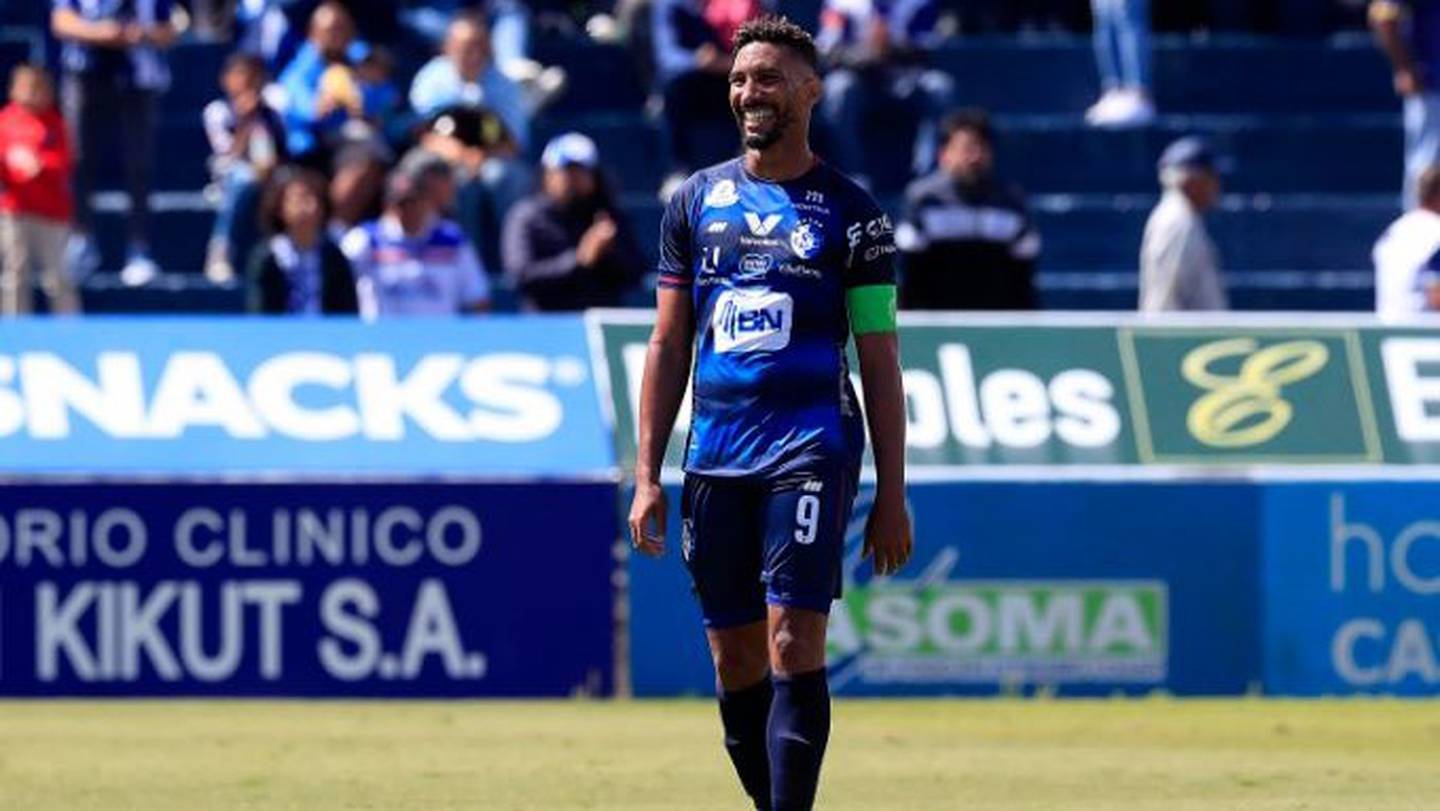 El delantero del Cartaginés, Marcel Hernández no estará en el juego contra Saprissa. Rafael Pacheco.