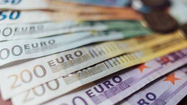 Zona euro sale de la recesión y mantiene la inflación controlada