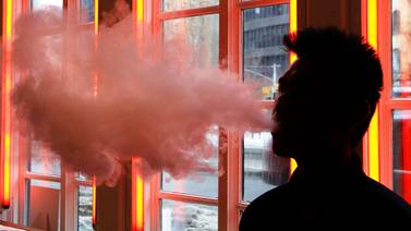 ‘Vapear’ derivados de la marihuana sí implica mayor riesgo de mal pulmonar