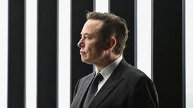 Comisión Europea pide a Elon Musk hacer más contra desinformación