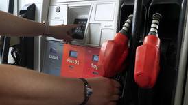 Gasolinas bajarían ¢116 por litro en regular y ¢26 en la súper mientras diésel subirá ¢7