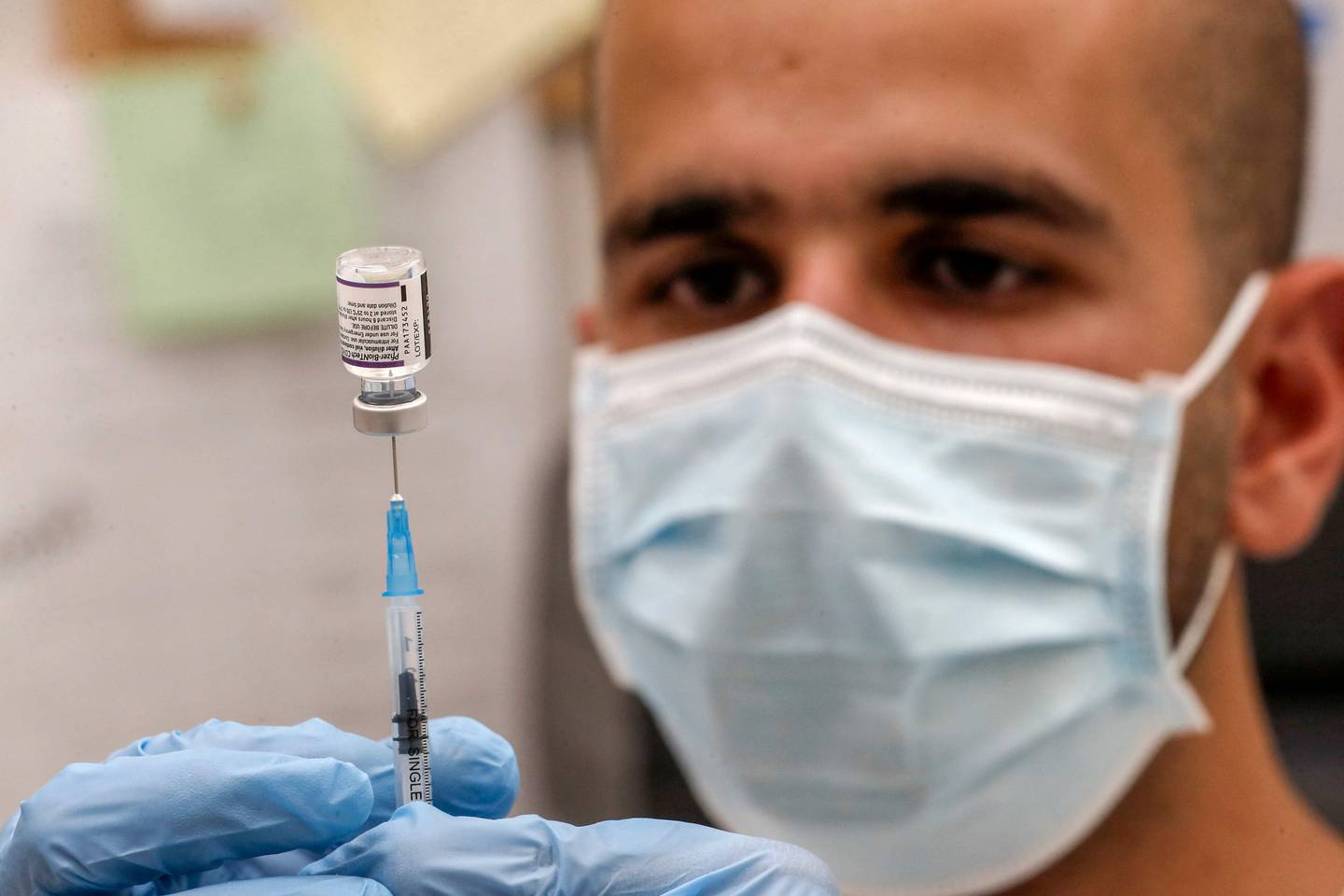 Israel baja a 12 años la edad para recibir tercera dosis de vacuna contra  la covid-19 – La Nación