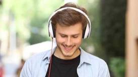 Cómo evitar descargas eléctricas al usar audífonos: Guía de seguridad