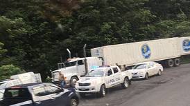 Policía detiene a tres sujetos como sospechosos de robar dos contenedores en Limón