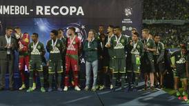 Chapecoense perdió la Recopa Sudamericana en partido marcado por homenajes 