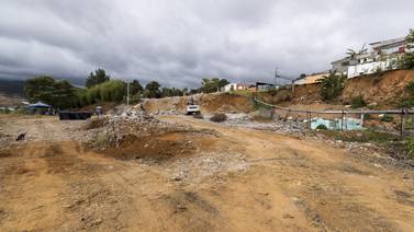 Vecinos de Desamparados ven la luz: comienzan obras en deslizamiento que arrasó con 28 casas