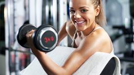 Seis tips que le ayudarán a introducirse en los ejercicios con pesas