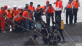 400 personas siguen desaparecidas por naufragio en China