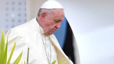 Papa cancela reuniones por problemas de salud
