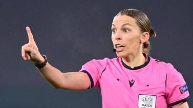 El Costa Rica - Alemania será el primer juego arbitrado por una mujer en la historia de los mundiales masculinos