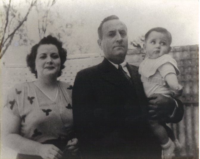 Rafael Ángel Calderón Guardia  con su esposa María del Rosario Fournier Mora, con quien tuvo tres hijos: Rafael Ángel, Alejandra y María del Rosario. Fue presidente de Costa Rica de 1940 a 1944.
