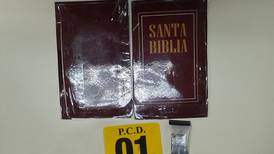 Narcos camuflan droga dentro de Biblia, jabones y plastilina