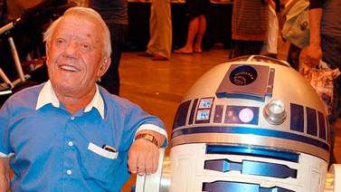 Muere Kenny Baker, quien dio vida a R2-D2 en ‘Star Wars’