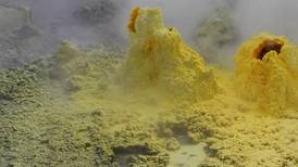Hornos de azufre reaparecen en laguna cratérica del volcán Poás