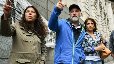 Despiden los restos de activista promapuche cuya muerte conmocionó Argentina