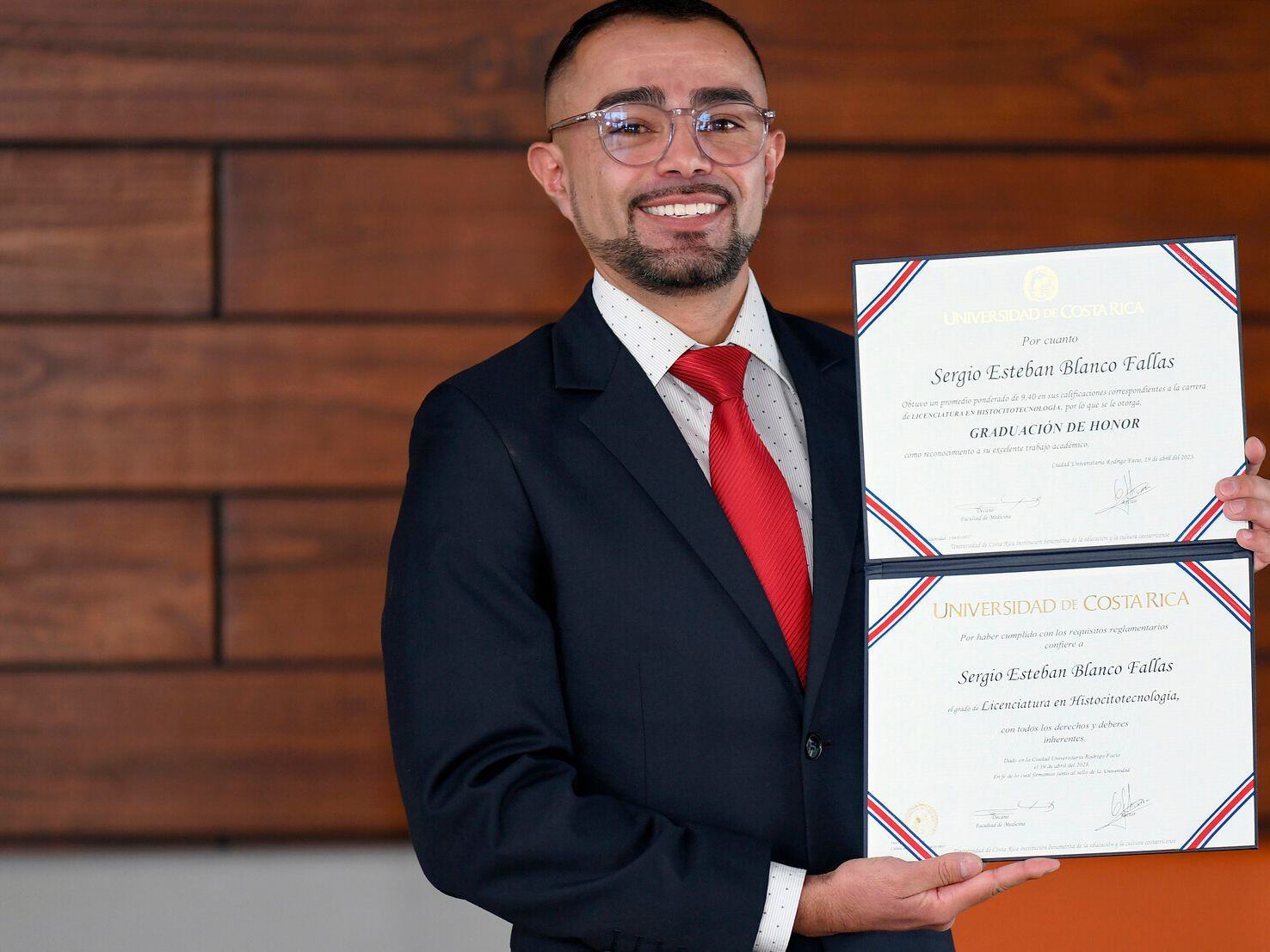 Sergio Blanco Fallas es oriundo de San Marcos de Tarrazú y desde el 19 de abril es, oficialmente, el sétimo costarricense con una licenciatura en Histocitotecnología. 